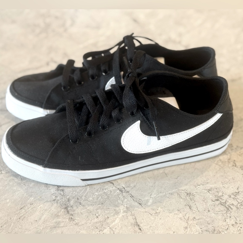 Nike Court Legacy